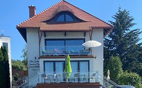 Apartamenty nad jeziorem charzykowskim Villa Emilia